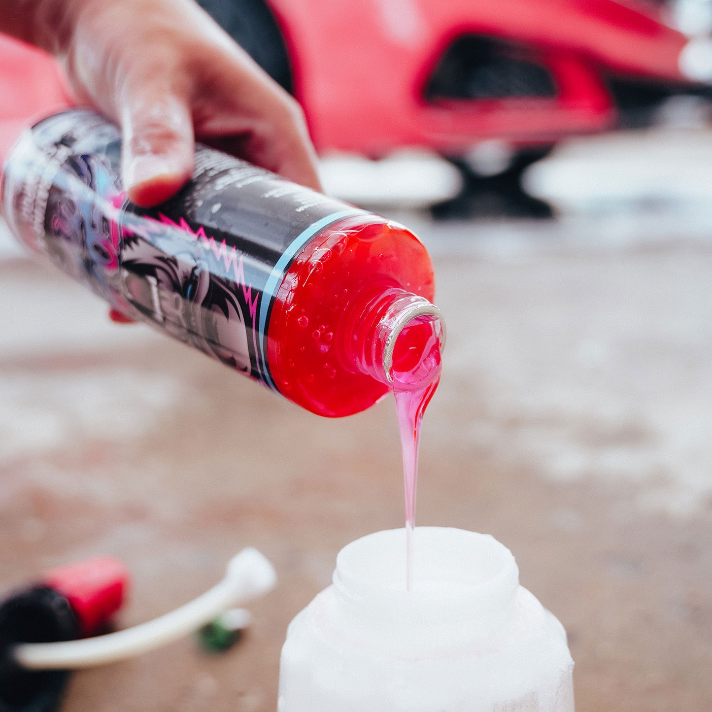 Pouring Foam Fresh